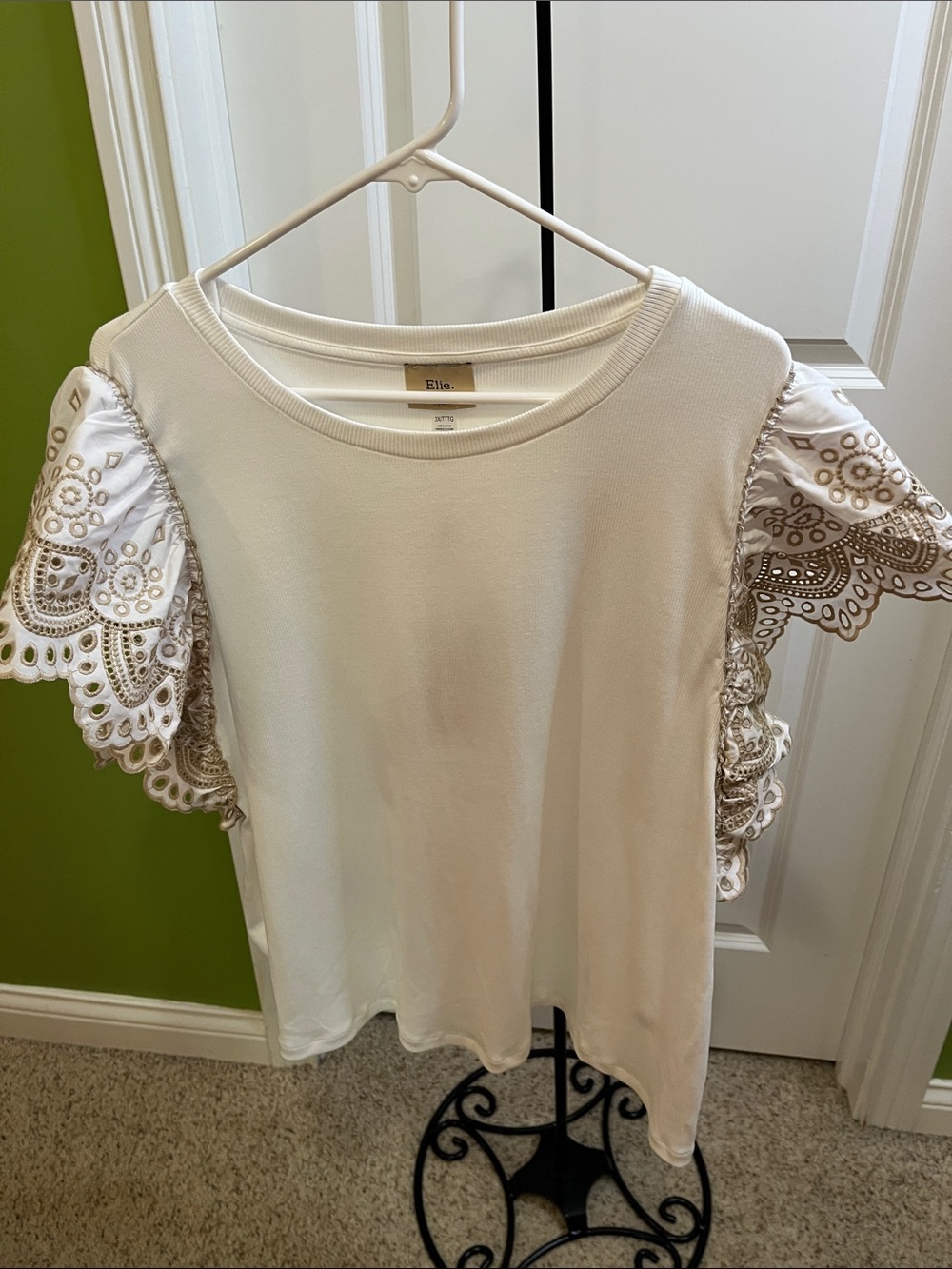 NWT Elie Tahari Woman White Tee with Lace Eyelet Flutter Sleeves